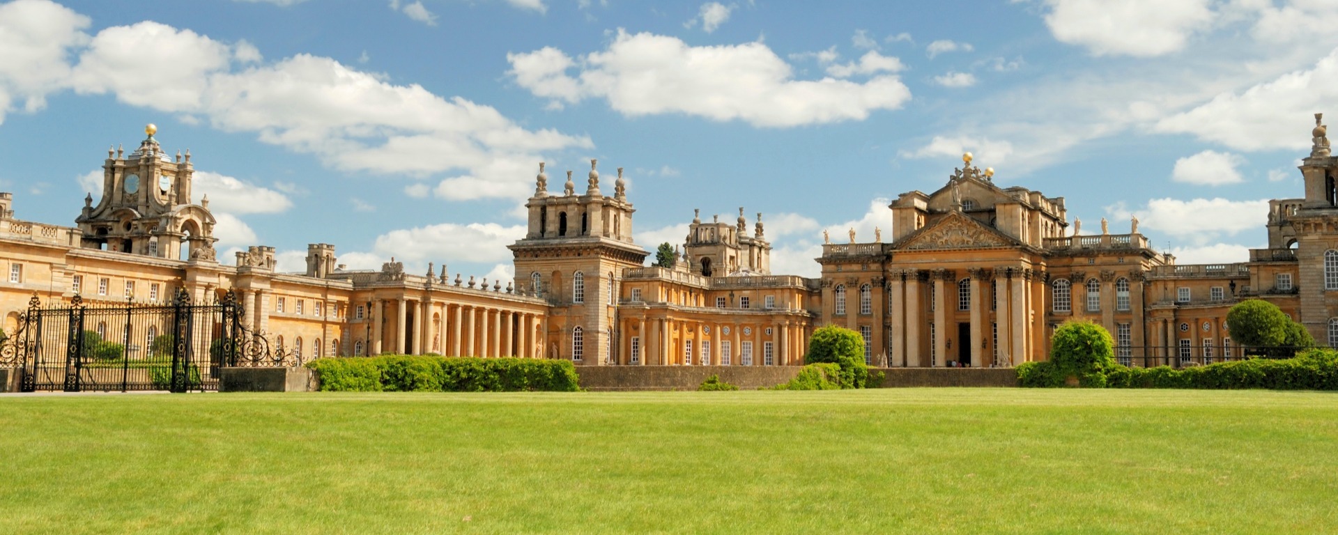 The Best Country Houses to Visit in the UK